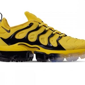 yellow black vapormax plus